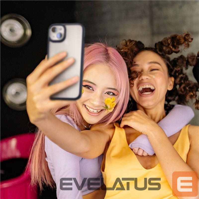 Чехол на заднюю панель Spigen Beige