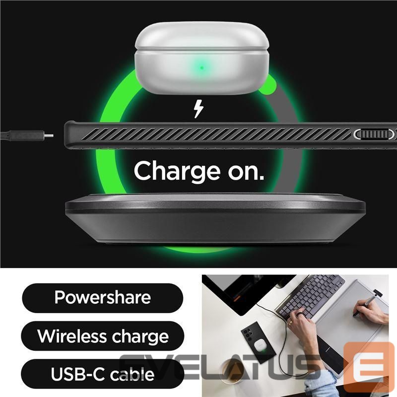 Чехол на заднюю панель Spigen Black